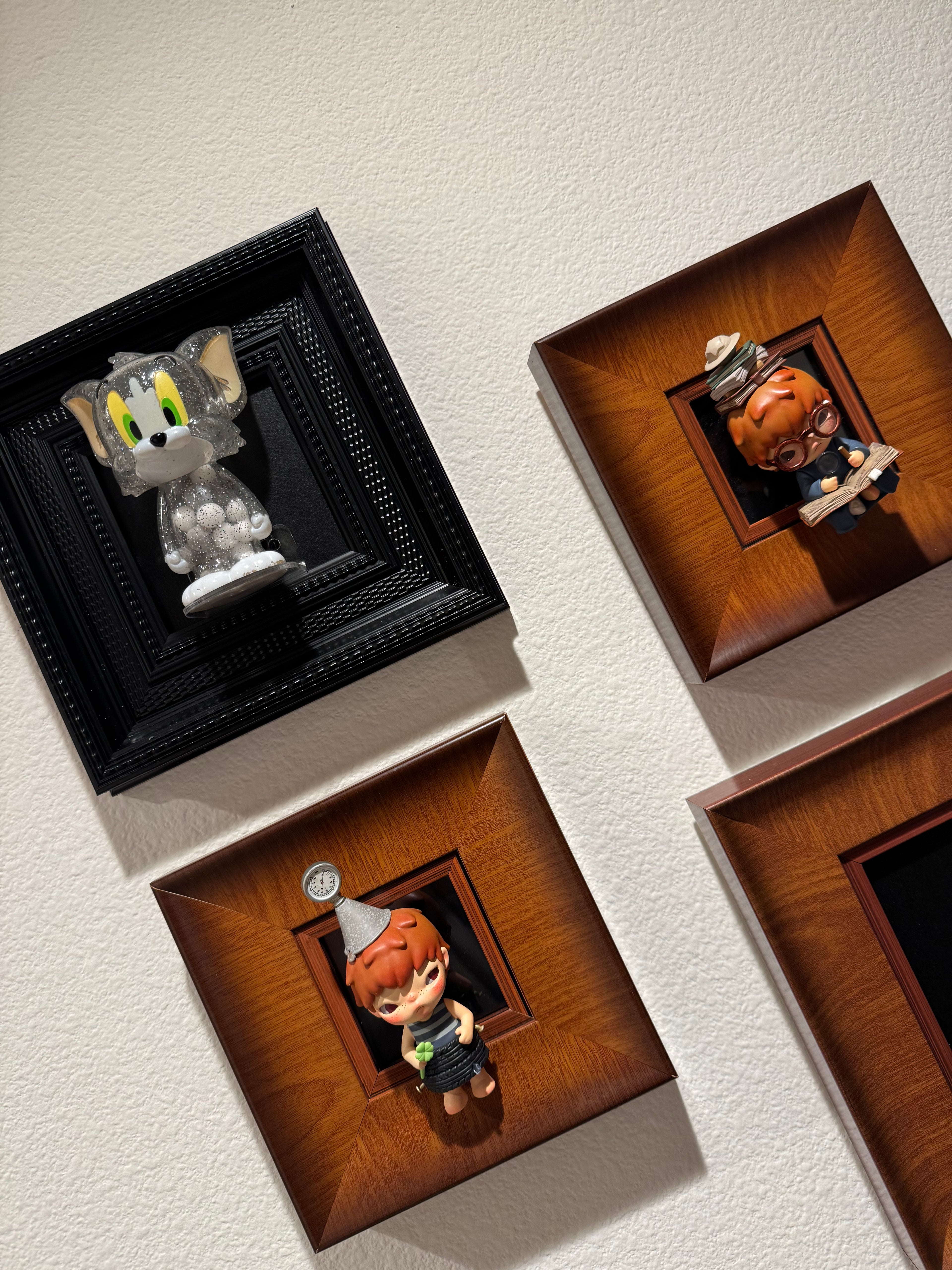 4-Inch Display Opening Frame for Mini Figures – Black